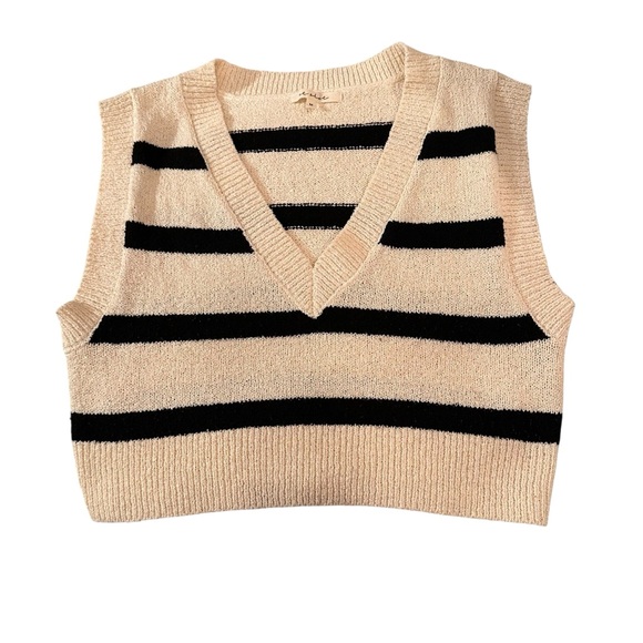 et clet Sweaters - Et Clet Cream Black Striped V Neck Sleeveless Cropped Soft Sweater Vest Medium